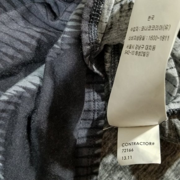 Calvin Klein Jeans Three-Tone Gray Sleeveless Top - Picture 7 of 8